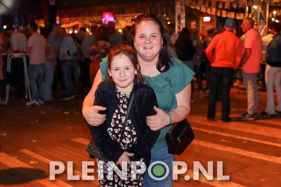 Publiek    Bezoekers (136)